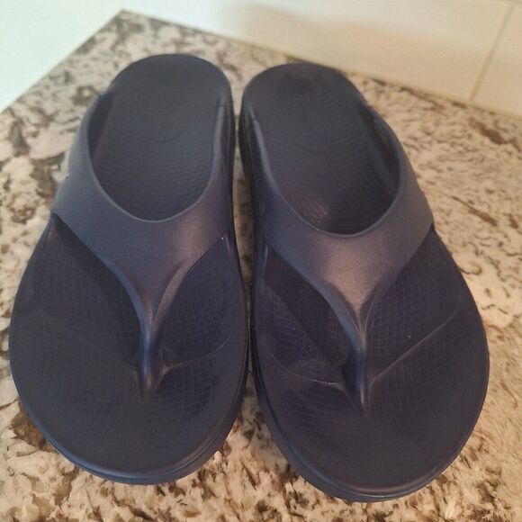 Oofos Oomega Thong Blue Flip Flop Sport Recovery Sandal Comfort Soft size w 7 - Picture 1 of 9